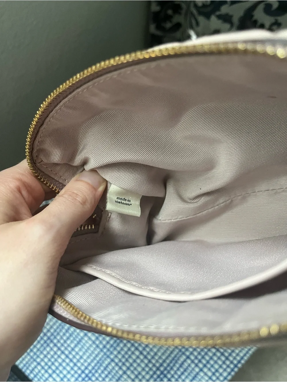 Coach Cosmetic Case 17 Puffy Linear Quilting
